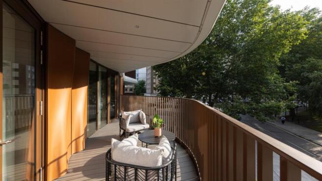 vb5504942_Triptych_1_07_015_3200x2134-2560x1440.jp