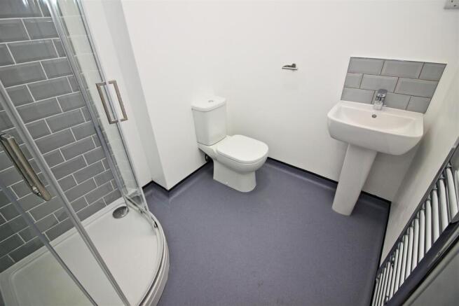 Apt 4 72 Brookhill Street - shower room.JPG