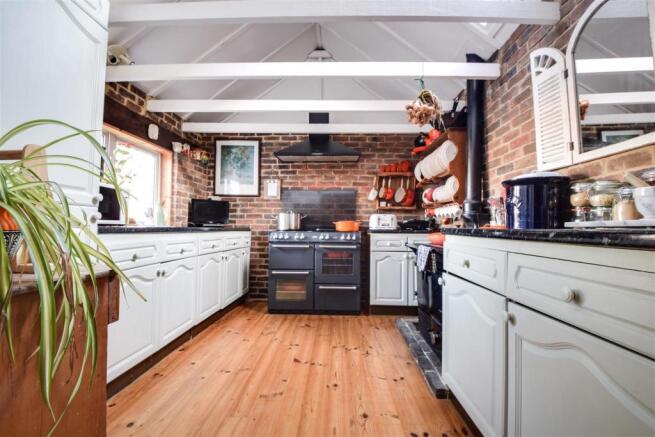 kitchen2.jpg