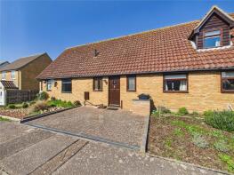 8, Dixon Close, Manningtree CO11 2HA