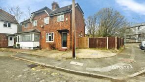 8, Lynch Close, Uxbridge UB8 2TG