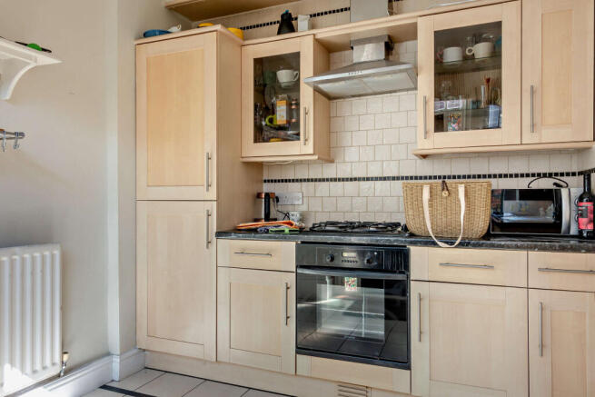 1 bed Ground Flat for sale Image 6