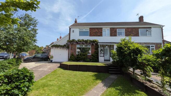 House Pic 3.jpg