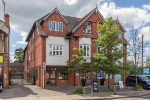 Flat 2, 50 Stratford House, Station Approach, West Byfleet KT14 6NE