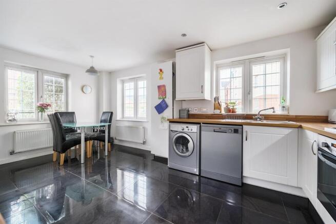 Kitchen/Dining room