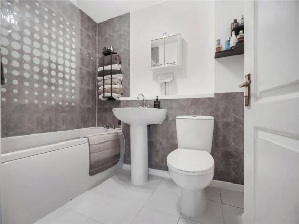 Belmont Court, Kirkintilloch, Glasgow, East Dunbartonshire, G66 photo 4