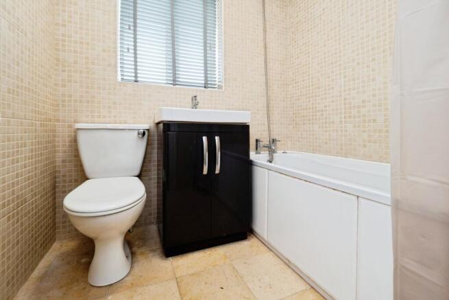 3 bed Terraced for sale Image 12