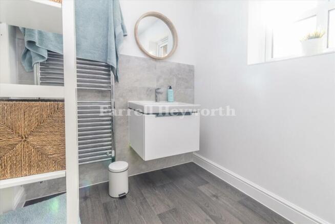 En Suite image 2