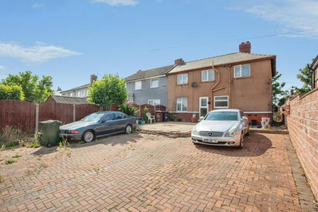 3 bed Semi-Detached for sale Image 3