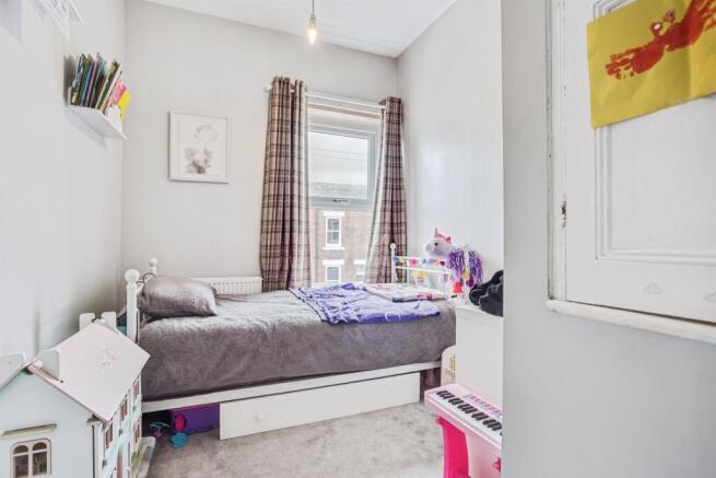 3 bed Terraced for sale Image 9