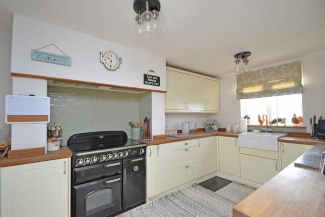 Kitchen a.JPG
