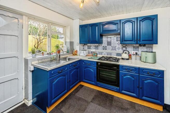 3 bed Semi-Detached for sale Image 5