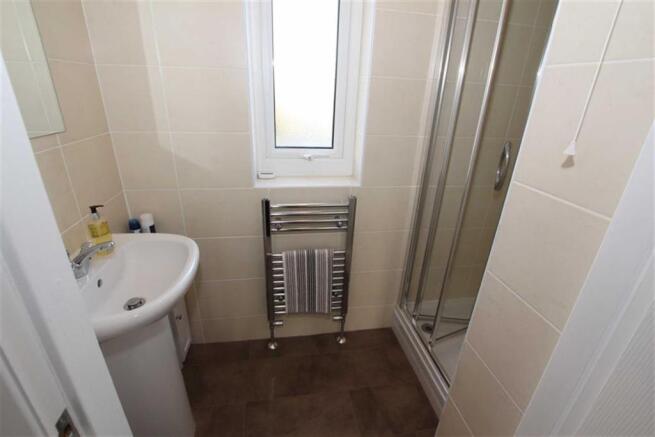 ENSUITE SHOWER ROOM