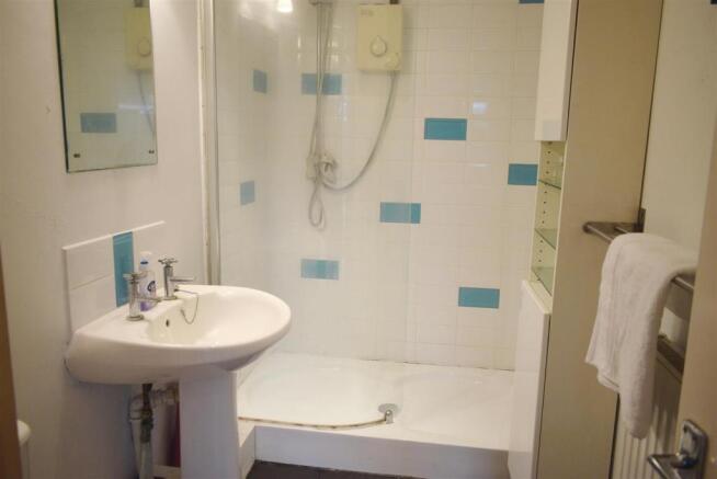 Shower Room 1.JPG