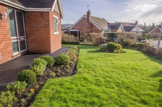 FRONT GARDEN