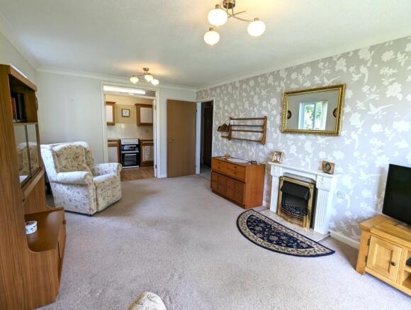 Sitting / dining room