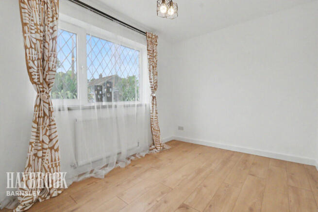 3 bed Semi-Detached Bungalow for sale Image 9