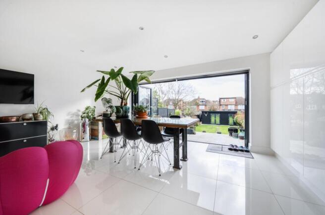 Lynton Mead, Totteridge photo 3