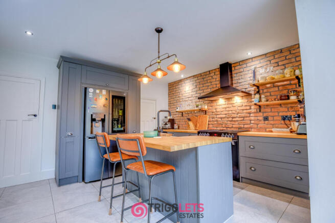 4 bed Semi-Detached for sale Image 8