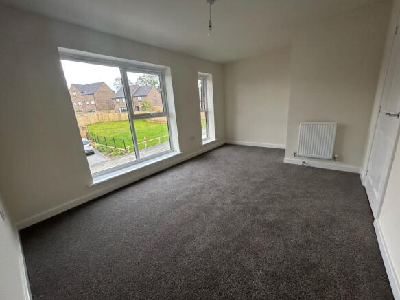 2 bed Semi-Detached to rent Image 8