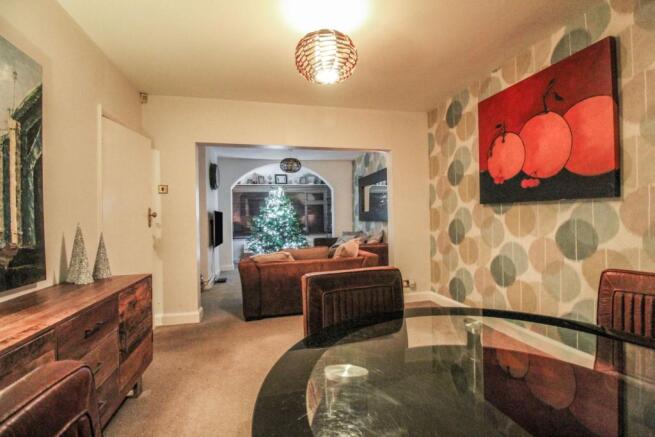 Lounge/Dining Room