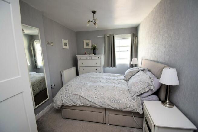 Bedroom 1.jpg