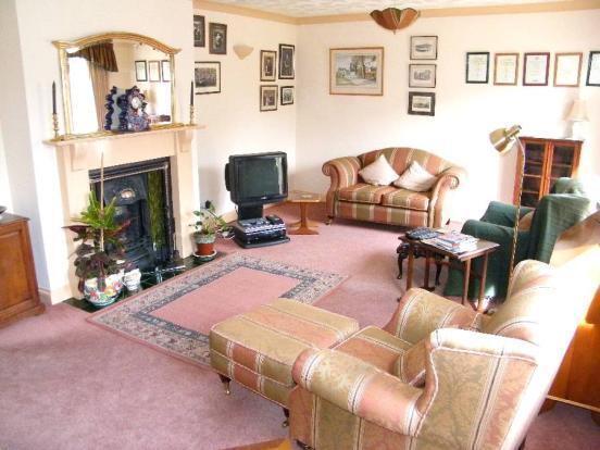 Rear Aspect Lounge