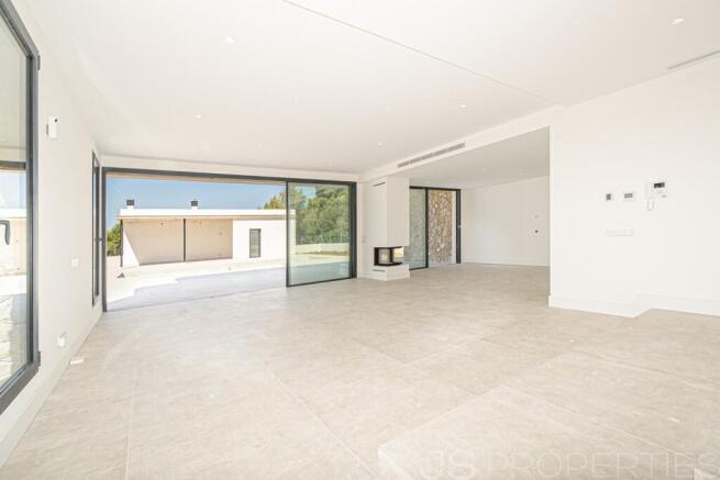 MODERN LUXURY VILLA CLOSE TO THE BEACHES OF PUERTO POLLENSA