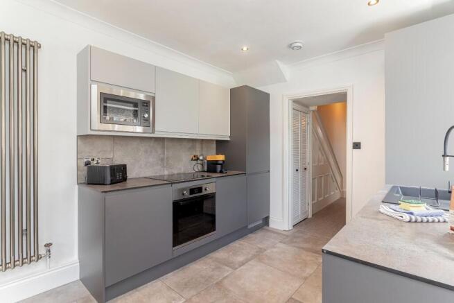1 bed House for sale Image 5