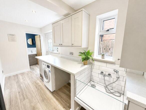 4 bed Detached for sale Image 8
