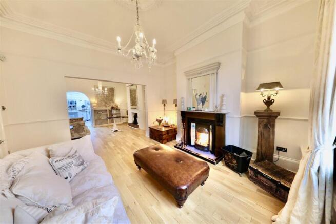 4 bed Terraced for sale Image 7