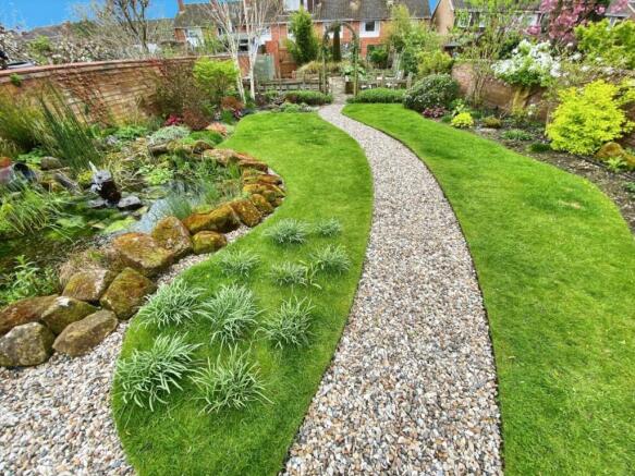 59df5ee2-Garden 20and 20Pond.jpg