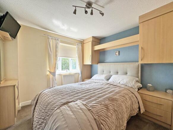 4 bed Detached for sale Image 10