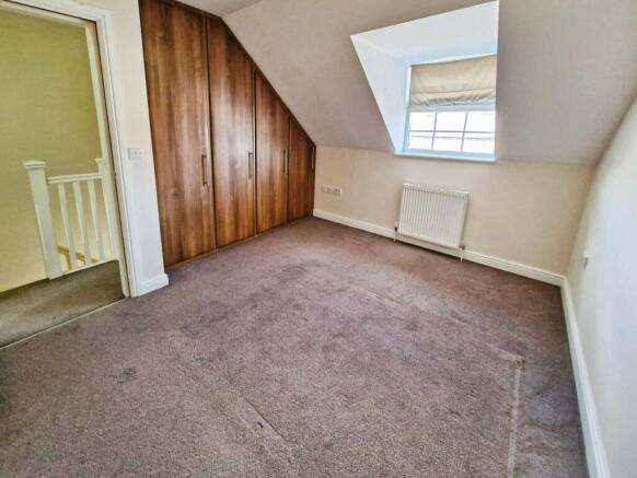 4 bed Town House for sale Image 12
