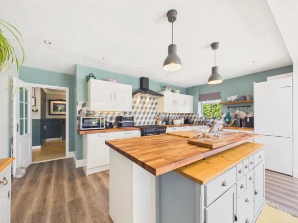 3 bed Detached Bungalow for sale Image 4