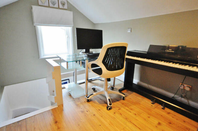 Photo 11
