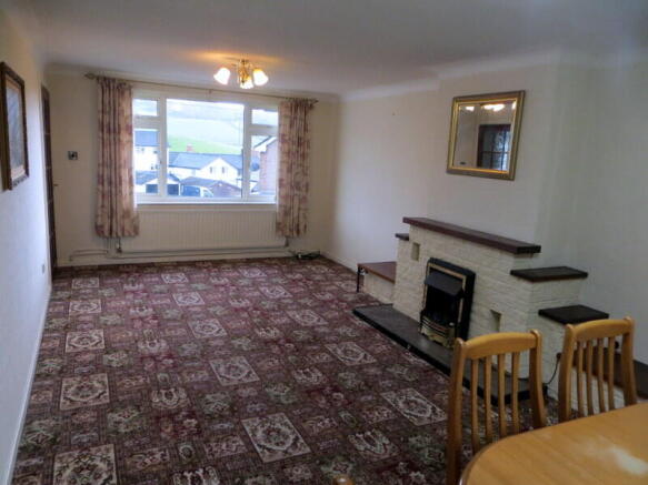 Lounge/Dining Room