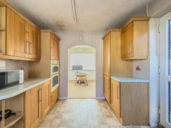 3 bed Semi-Detached for sale Image 4