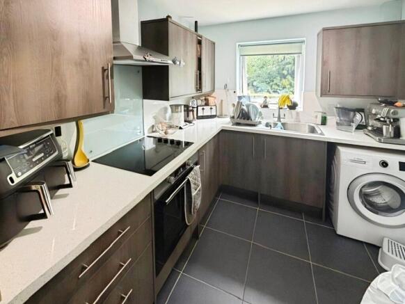 Annesley Close, Sawtry, PE28 - View 4