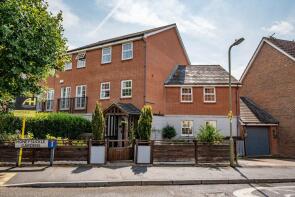 17, Honeysuckle Gardens, Andover SP10 3DD