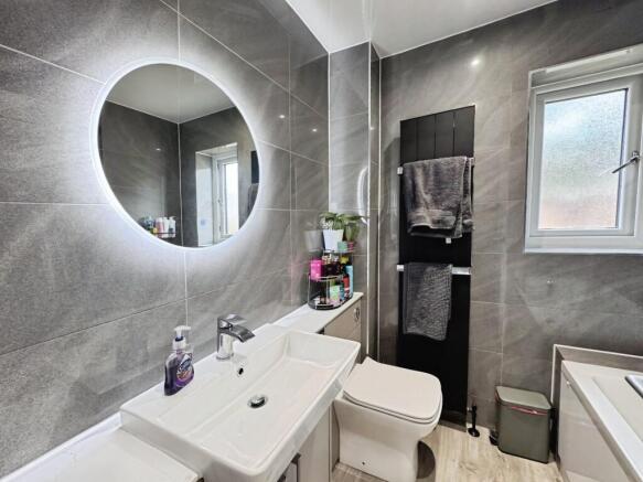 3 bed Town House for sale Image 11