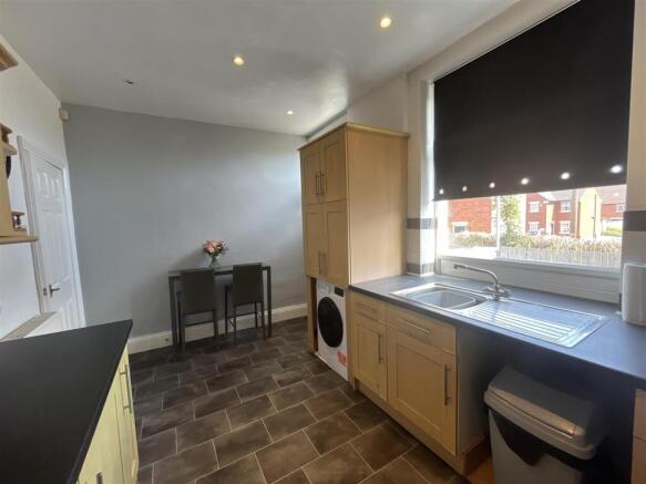 2 bed Terraced for sale Image 5