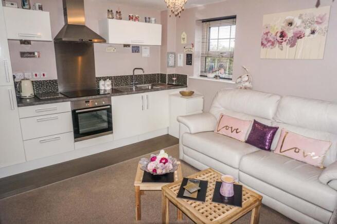 Lounge / Kitchen