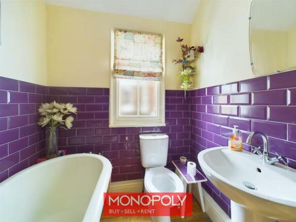 Family Bathroom 1st Floor