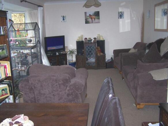 LOUNGE/DINING ROOM