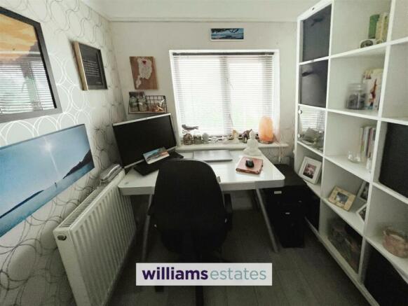 Bedroom/Study
