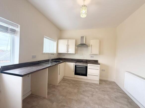 2 bed Flat to rent Image 10