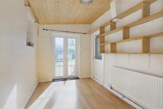 8571380-interior16-800.JPG