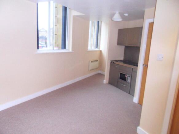 Studio to rent Image 5