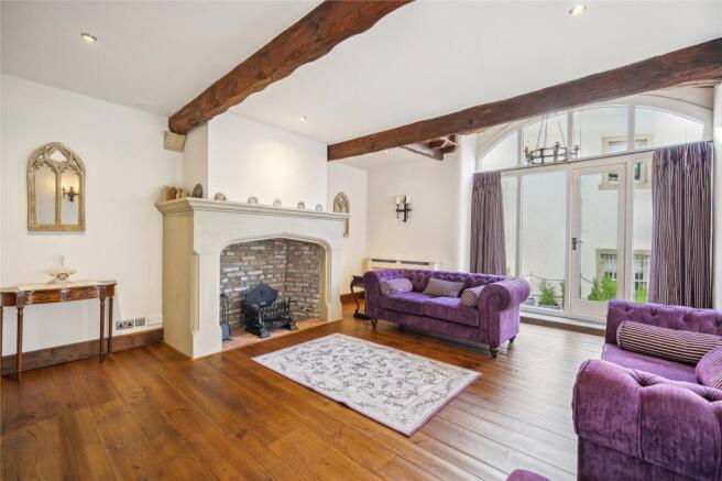 5 bed Detached for sale Image 6